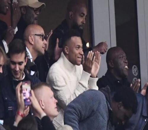 观战里尔vs大巴黎为弟弟加油，RMC：姆巴佩赛后与恩里克热聊